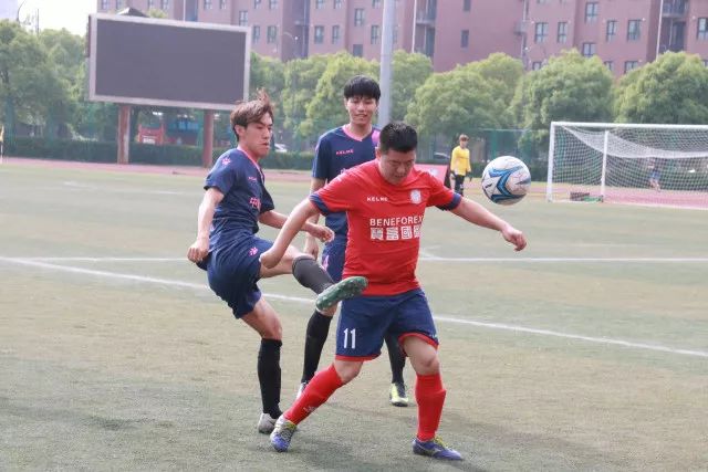 詹姆斯2年800万美元加盟76人 联手大帝+马克西+布朗